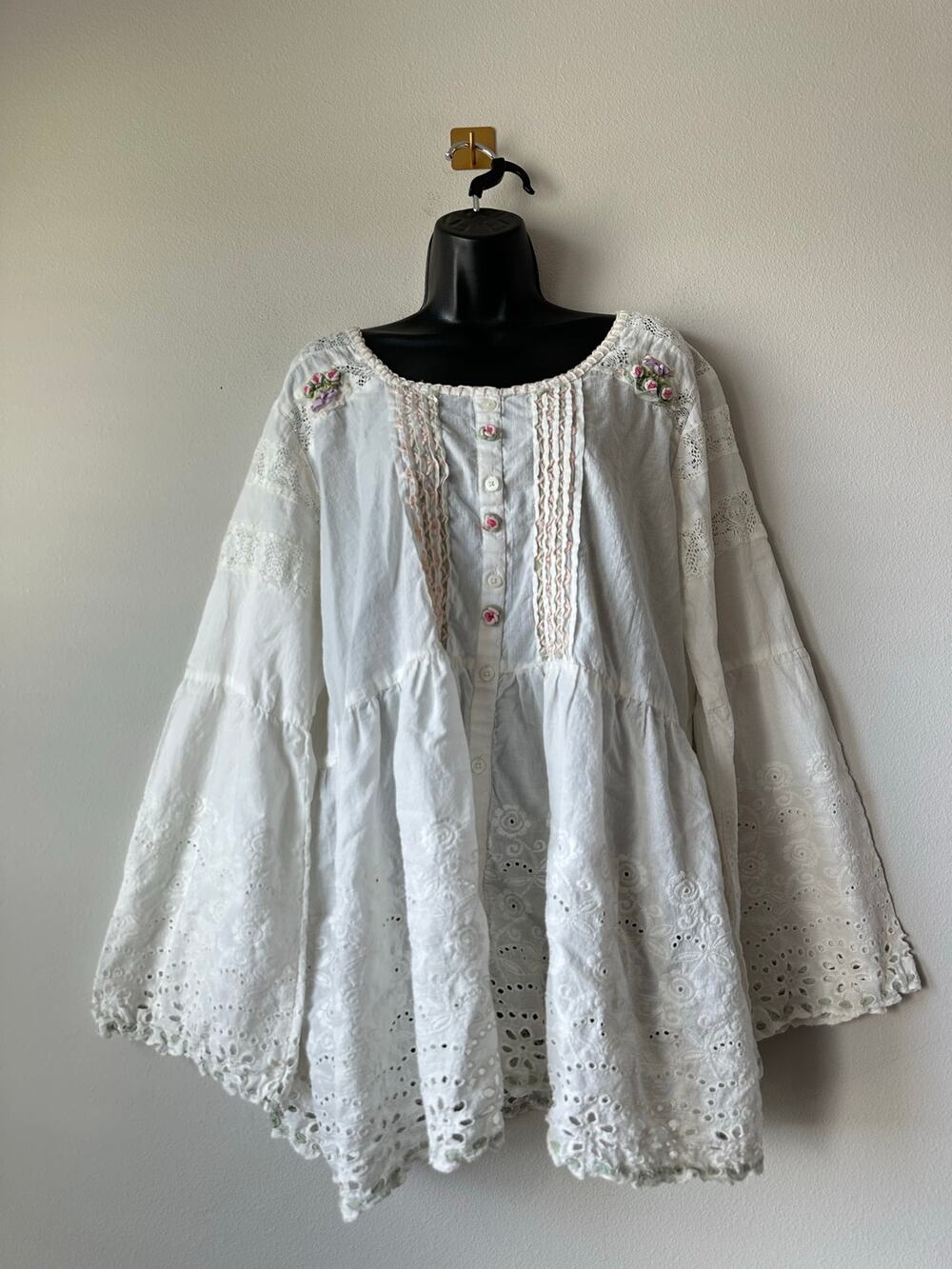 Vintage April Cornell White Embroidered Eyelet Tunic Top Cottagecore Lagenlook